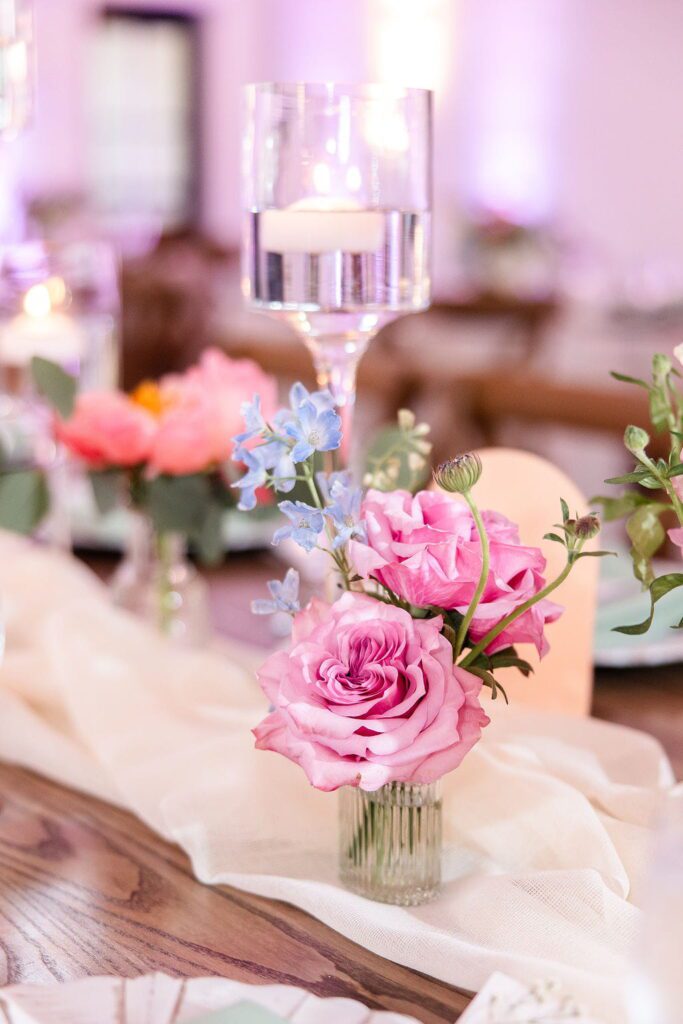 Wildflower tablescape at Hyla Brook Estate